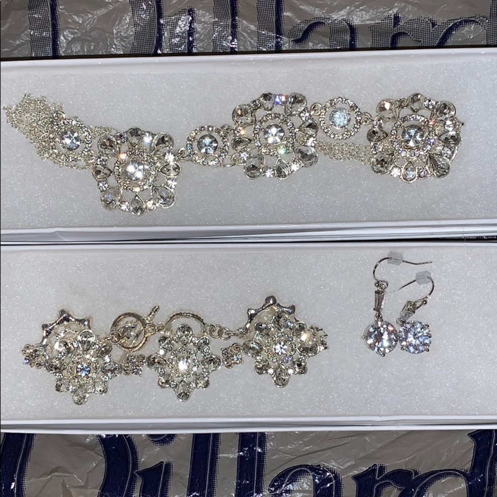 Dillard’s (brand) jewelry set!✨